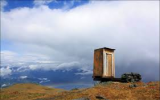 In Siberia la toilette sospesa a 2600 metri 