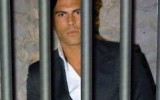  Stacca a morsi l’orecchio di un amico: ancora guai per l’ex tronista Karim