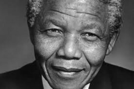 Peggiorano le condizioni di Nelson Mandela: la situazione è critica