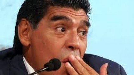  Maradona attacca il calcio: 